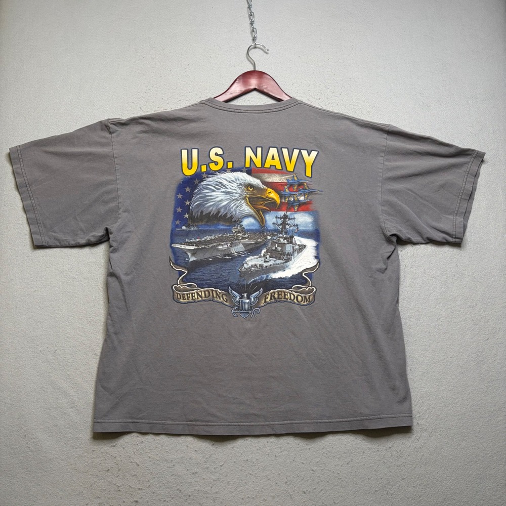 Bayside‎ T-Shirt Mens 2XL Gray US Navy Defending Freedom Eagle Graphic Y2K USA
